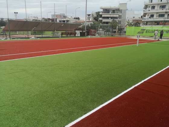 Δύο καινούριοι τάπητες τοποθετήθηκαν στα γήπεδα τένις.